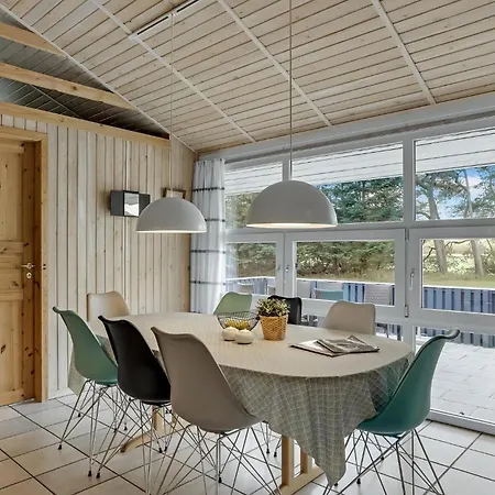 Feriehus Dyrevenlig Bolig I Med Køkken *